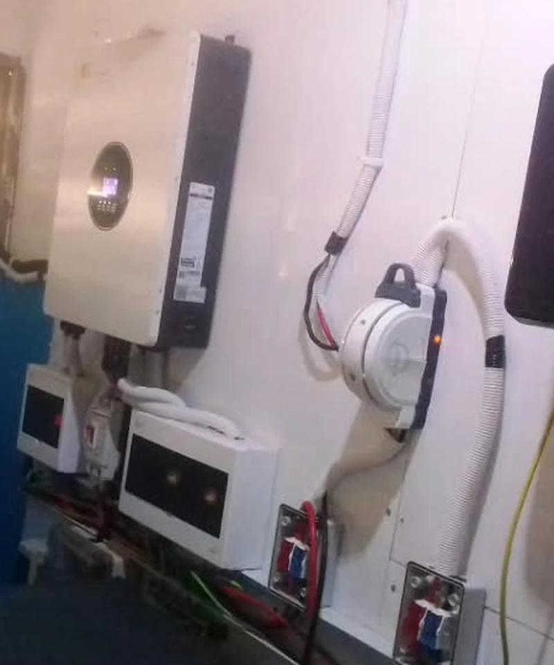 Hybrid solar inverter, rotary changeover switch and distribution protection setup